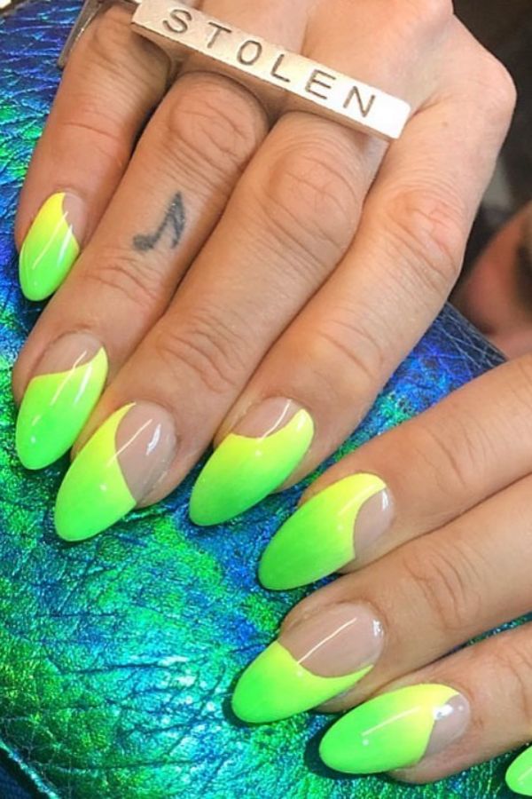 Top 30 mẫu móng tay xuân hè năm 2021 - Trang 9 trên 30 - Explore the top 30 nail designs for the 2021 spring-summer season. With a variety of colors and patterns to choose from, you\'re sure to find a look you love. Don\'t miss out on these must-see designs, including page 9 of the 30-page list!